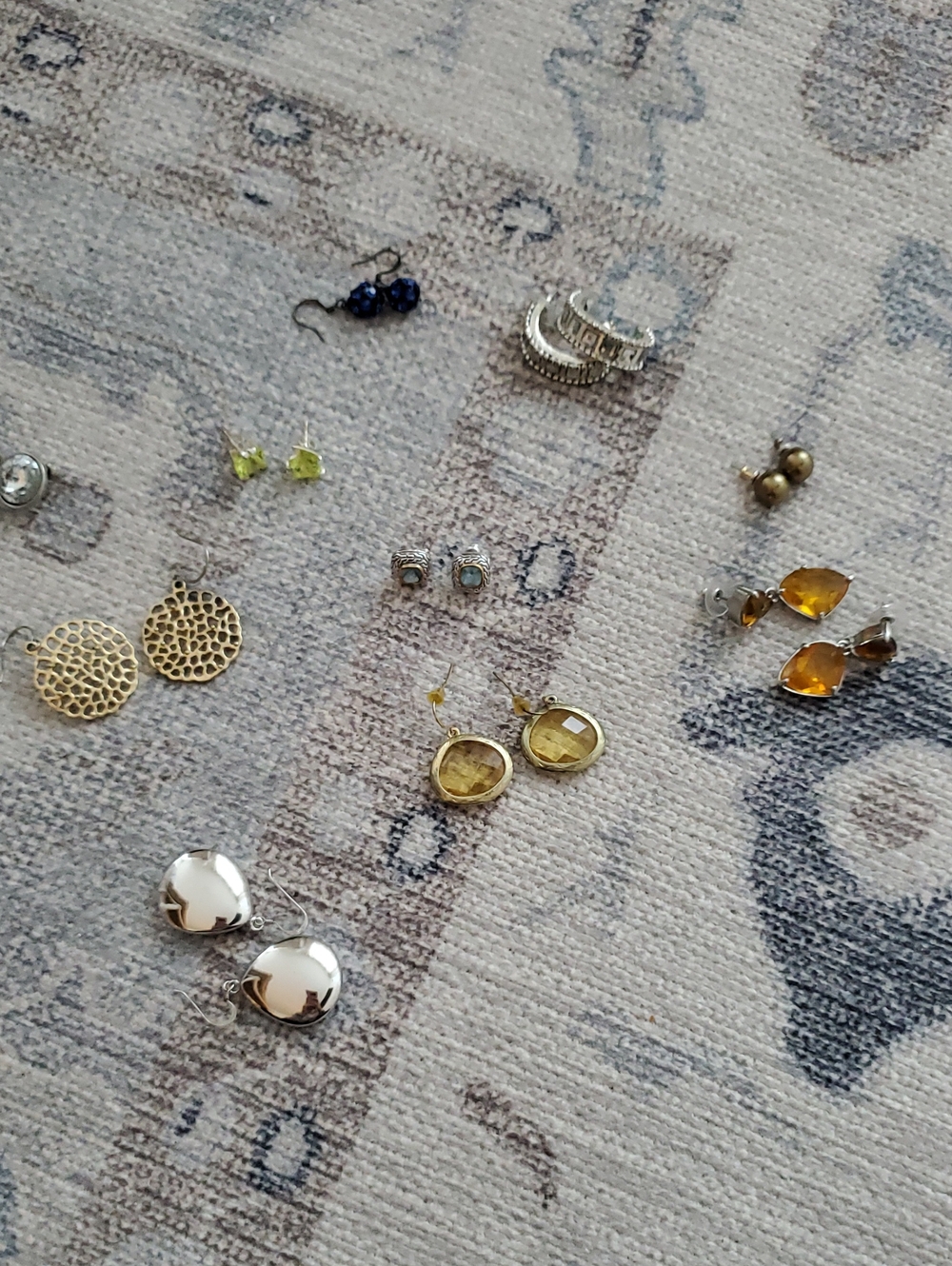 Earrings Lot Of 10 Pairs Assorted Silver Gold Stones